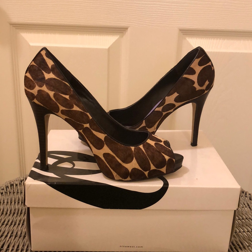 Nine West giraffe leopard print heels